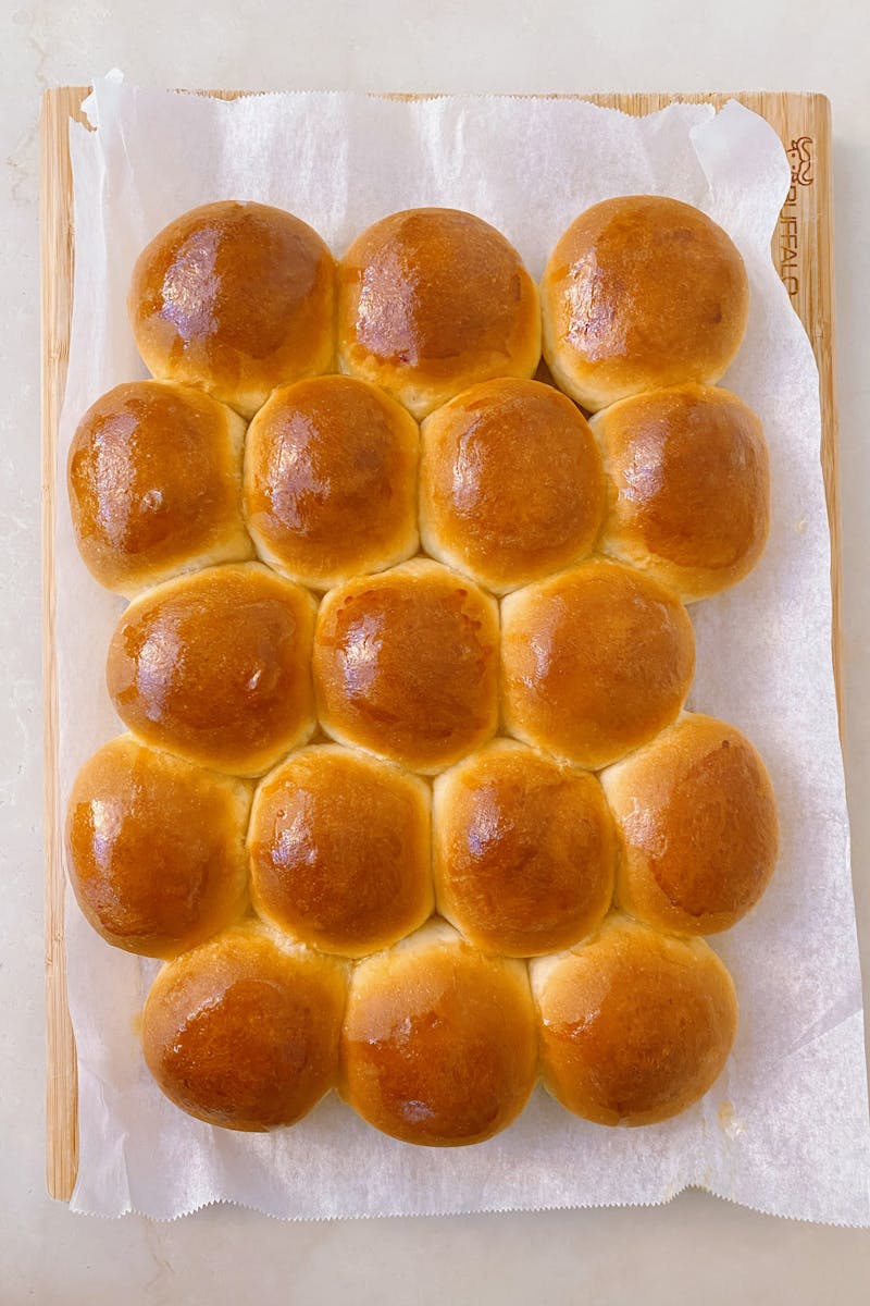 dinner rolls with freshly milled flour and tangzhong